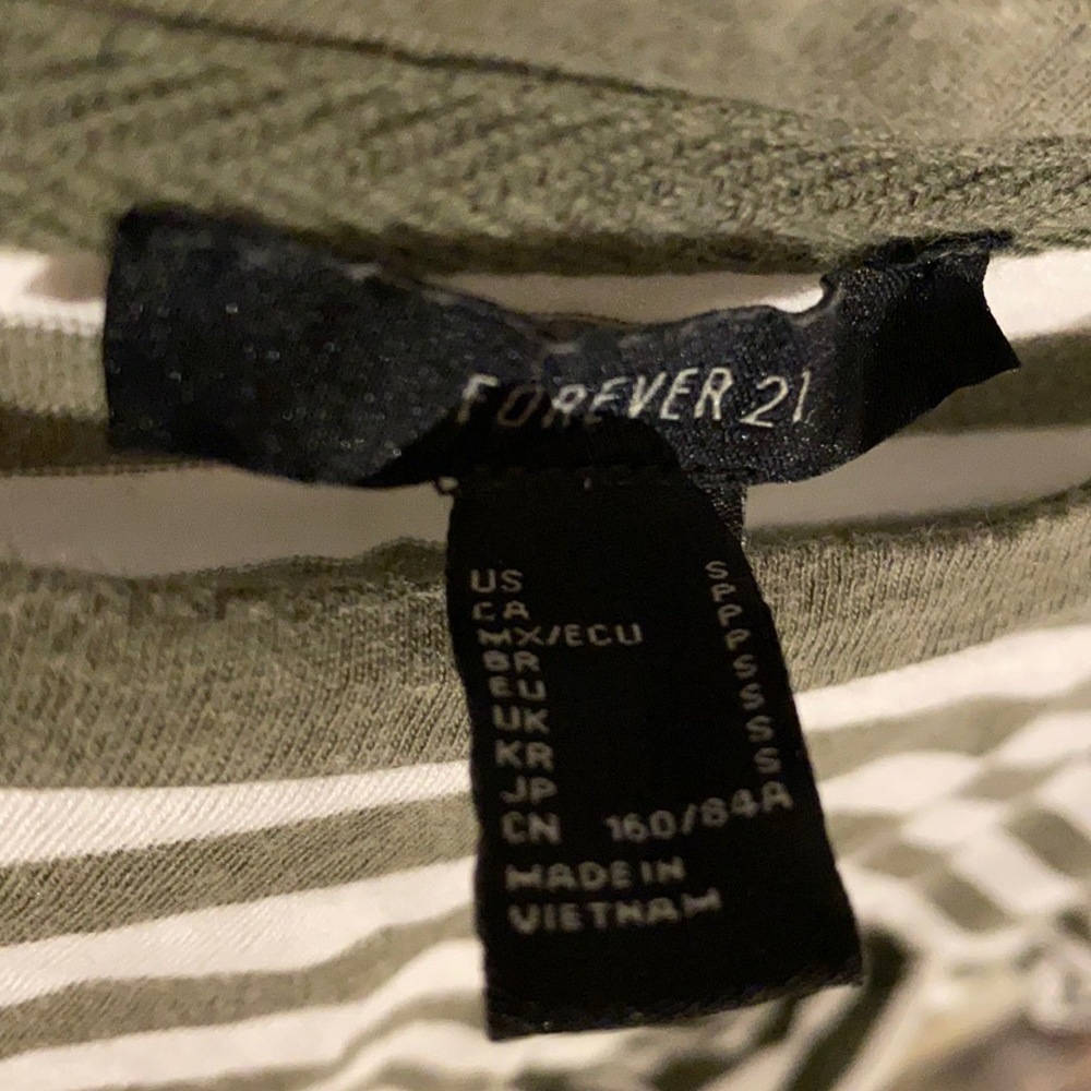 Forever 21 Stripe T-Shirt. (Green and White) - Picture 3 of 3